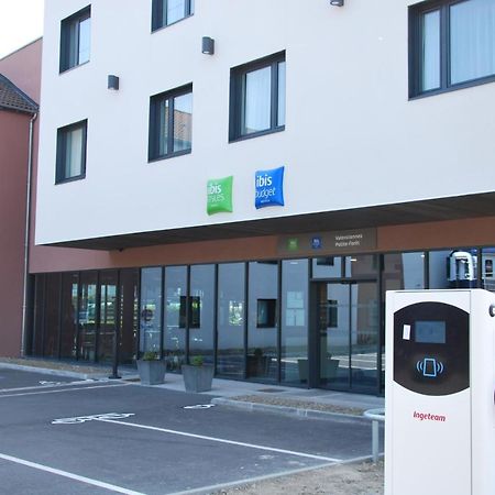 Ibis Styles Valenciennes Petite Foret Luaran gambar