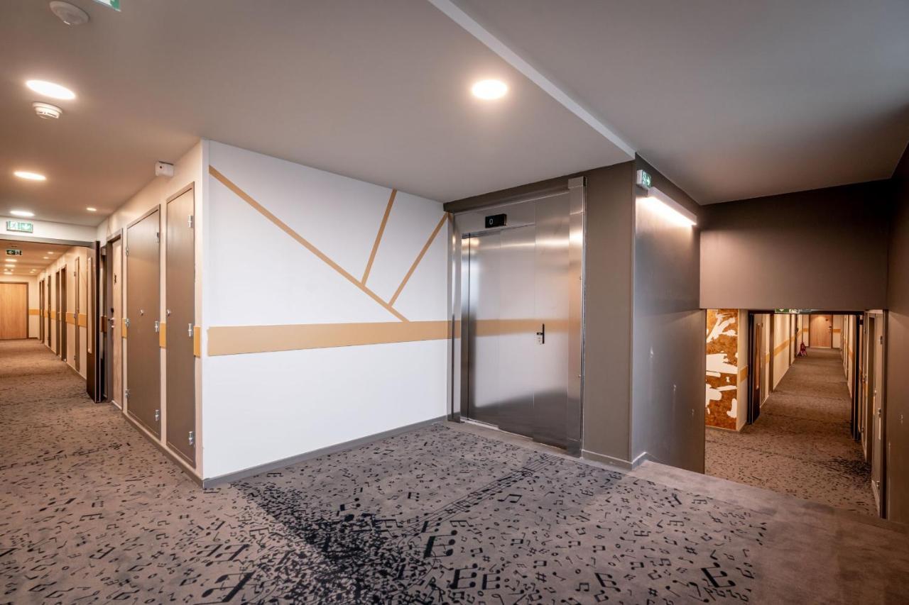 Ibis Styles Valenciennes Petite Foret Luaran gambar
