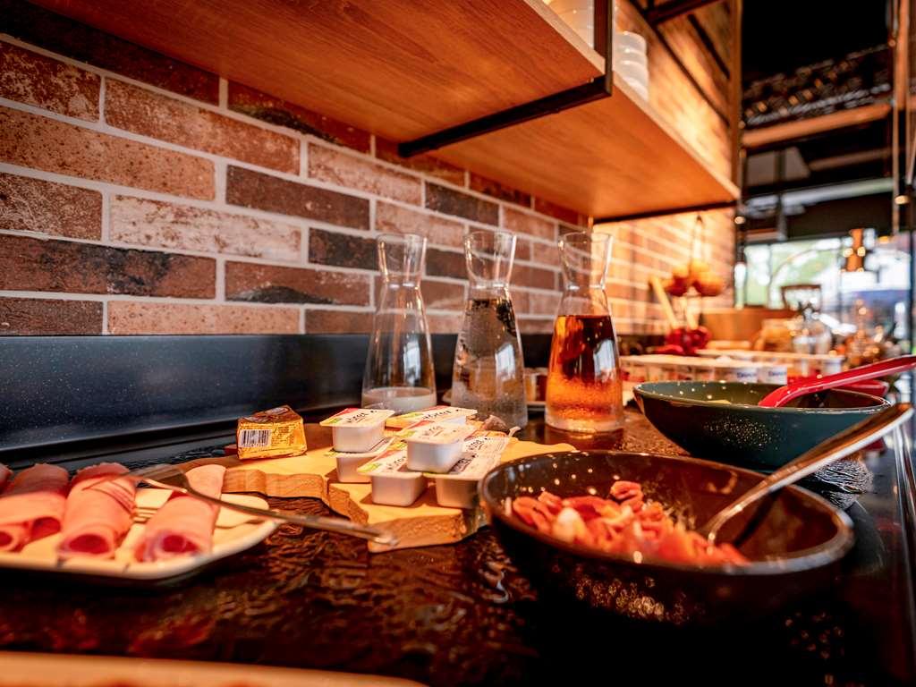 Ibis Styles Valenciennes Petite Foret Luaran gambar